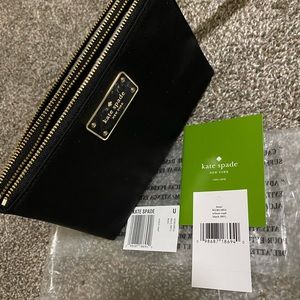 KATE SPADE ♠️ Wilson Rd Leoni Wristlet, Black NWT